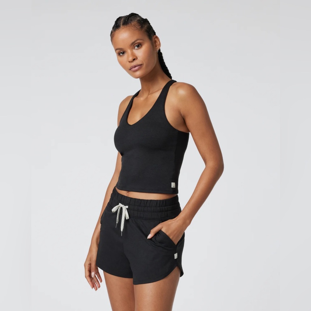 Women’s Halo Performance Crop 2.0
DreamKnit Tank large nwt- black heather